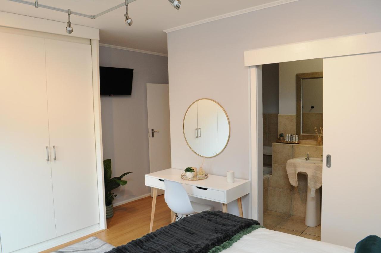 The Island Club Luxury 2 Bedroom Apartment Cape Town Exterior photo
